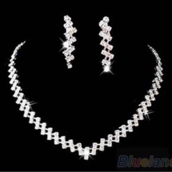 Jewelry - Silver Necklace and Earring Set